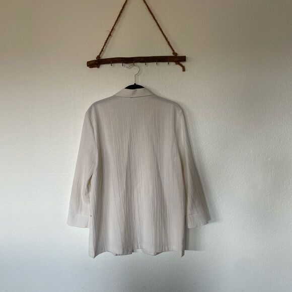 White textured blazer - Picture 6 of 8